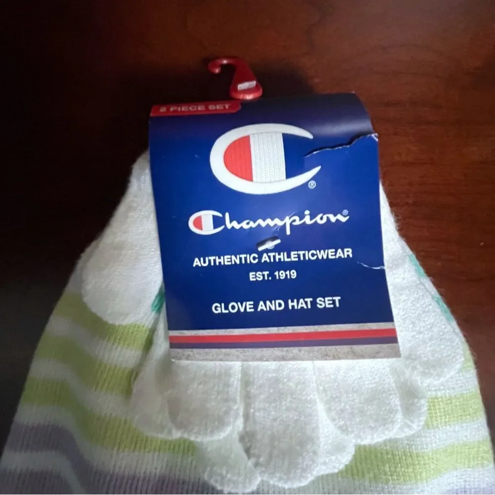 Champion Kids OS White Pastel Stripe Beanie Gloves 2pc Set NWT Sporty Cute